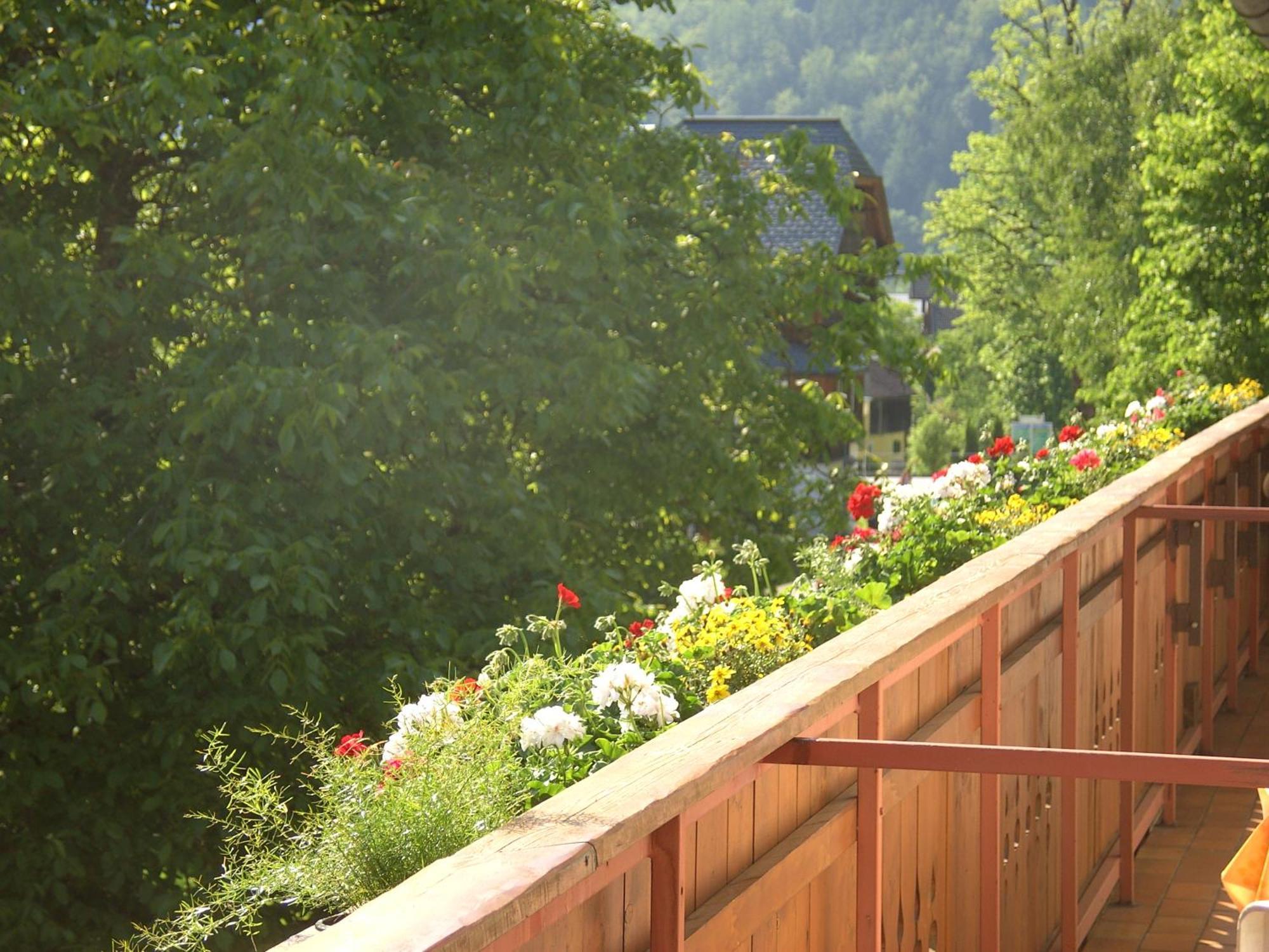 Haus Alpenrose Hotel Obertraun Exterior photo